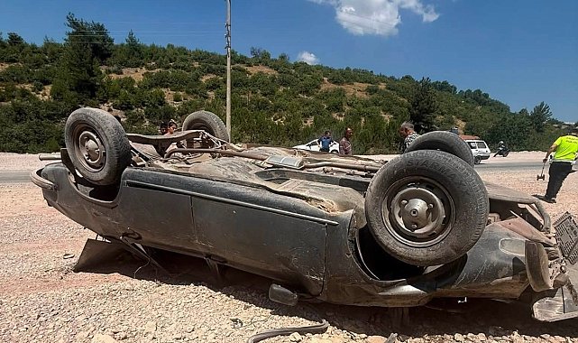 Mıcırlı yol kazaya neden oldu: 3 yaralı