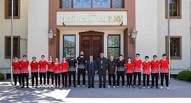 Milli badmintoncular Avrupa Şampiyonası öncesi Erzincan'da kampta
