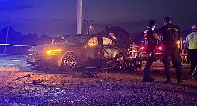 Motosiklet ile otomobil çarpıştı: 1 ölü