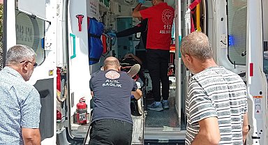Motosiklet ile otomobil çarpıştı: 1 yaralı