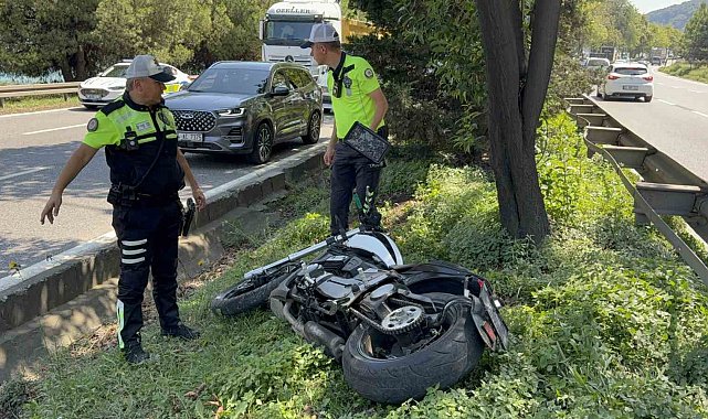 Motosiklet kamyona arkadan çarptı: 2 yaralı
