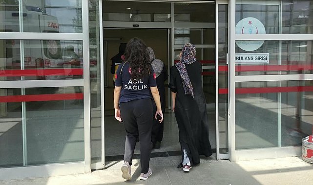Motosiklet yayalara çarptı: 2 yaralı