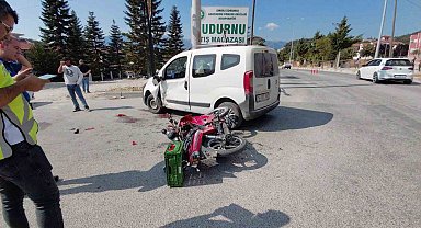 Mudurnu'da otomobil ile motosiklet çarpıştı, 1 ağır yaralı