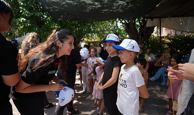 Muğla Büyükşehir yangından etkilenen çocukların yanında