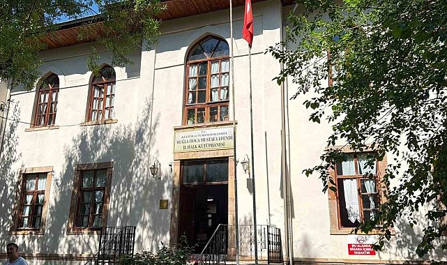 Muğla Halk Kütüphanesi güçlendirme için tahliye ediliyor
