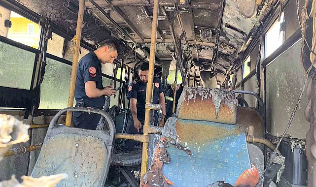 Muğla'da park halindeki midibüste yangın çıktı