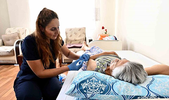 Muratpaşa Belediyesinden 16 bin 200 hastaya evde bakım hizmeti