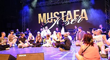 Mustafa Keser'den müzik ve kahkaha dolu gece