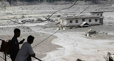 Nepal'deki sel felaketinde can kaybı 177'ye çıktı