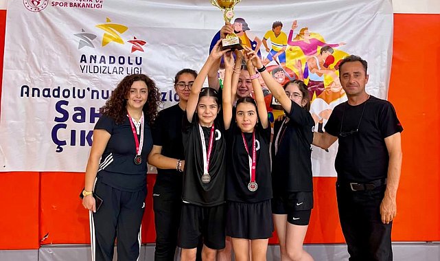 Niğde Masa Tenisi Kız Takımı Türkiye Finalleri'ne yükseldi