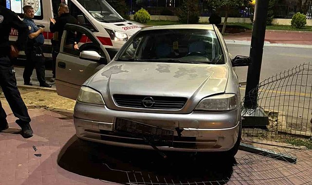 Niğde'de otomobil refüje çıktı: 1 yaralı