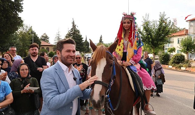Nikfer'de Gurbetçi Şenliği coşkusu yaşandı