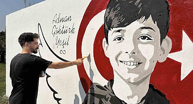 Okul saldırısında hayatını kaybeden Adnan'ın portresi memleketinde duvara çizildi