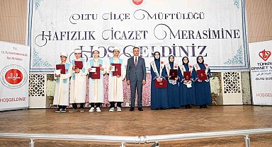 Oltu'da 54 hafız için icazet merasimi düzenlendi