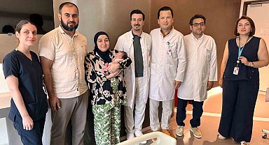 Omurilik tümörü nedeniyle riskli gebelik geçiren anne ile prematüre bebeği sağlığına kavuştu