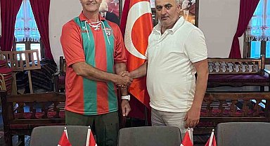 Osmanelispor 'İmparator' lakaplı Hasan Kol ile 'yola devam' dedi