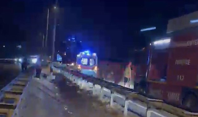 Otomobil bariyerlere çarparak devrildi: 1 yaralı