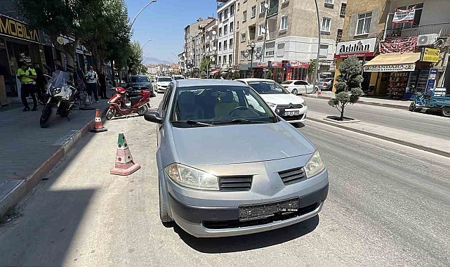 Otomobil elektrikli bisiklete çarptı: 1 yaralı