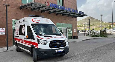 Otomobil üç tekerlekli motosikletle çarpıştı: 1 ölü 3 yaralı