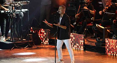Özcan Deniz'den muhteşem final