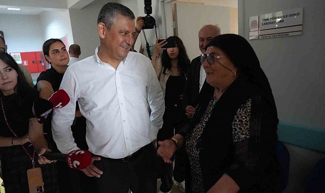 Özgür Özel ile vatandaş arasında Kılıçdaroğlu diyaloğu: Gülerek yanıtladı