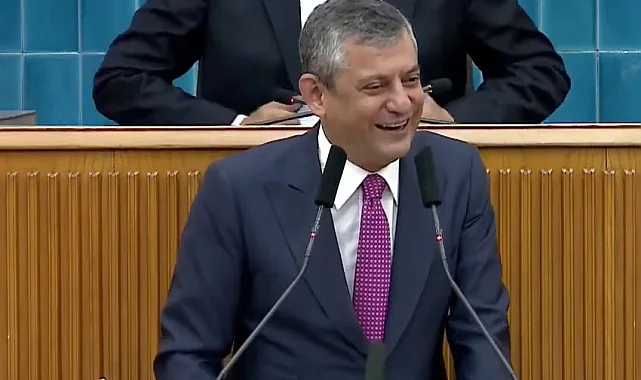 Özgür Özel'in dili sürçtü! İlk günün günahı olmaz