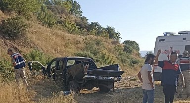 Palu'da kamyonet şarampole yuvarlandı: 2 yaralı