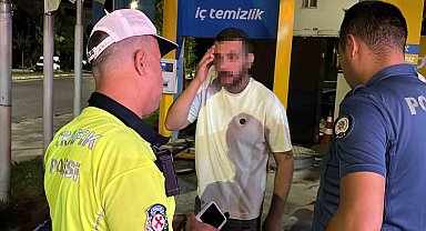 Park halindeki araca çarpıp kaçan alkollü sürücü kovalamaca sonucu yakalandı