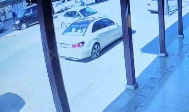 Park halindeki araçlara çarpan alkollü sürücüye 50 bin lira ceza