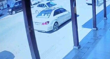 Park halindeki araçlara çarpan alkollü sürücüye 50 bin lira ceza