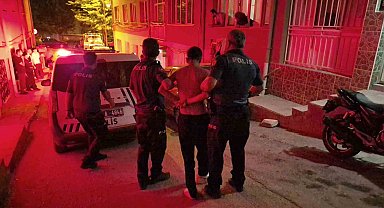 Polise mukavemet gösteren genç ters kelepçe yapılarak gözaltına alındı