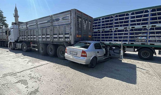 Polisin 'dur' ihtarına uymadı, tırın altına girdi: 1'i ağır 2 yaralı