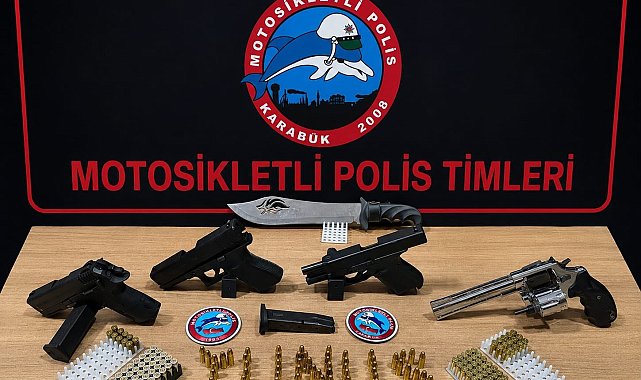 Polisin şüphe üzerine durdurduğu araçtan silah çıktı