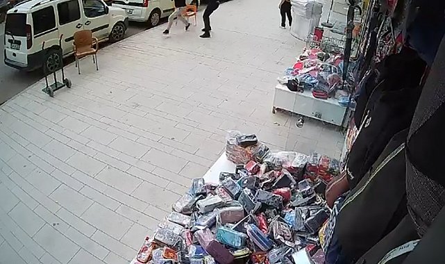 Polisten kaçan şüpheliyi vatandaş yakaladı, o anlar kamerada