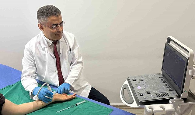 Prof. Dr. Koca: "Geceleri artan el uyuşması sinir sıkışmasına bağlı olabilir"