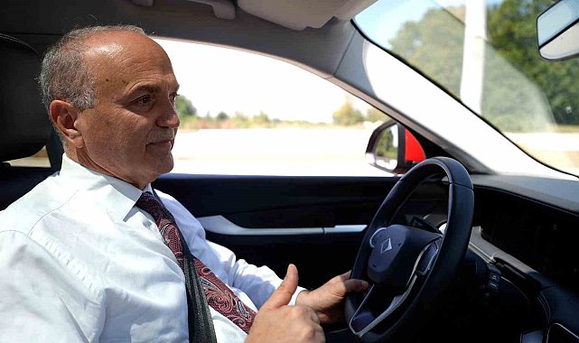 Projesinde çalıştı, hizmetlerini test etti