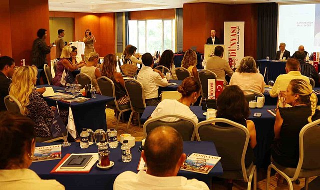 "Ekonomiye Yön Verenler Zirvesi" iş dünyasının önde gelen isimlerini Bodrum'da bir araya getirdi