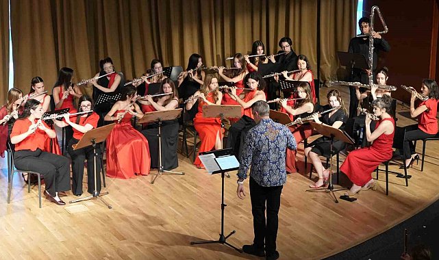 "İstanbul Uluslararası Yaz Müzik Akademisi"nin finalinde müzik şöleni