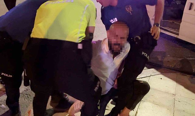 "Kelepçe vuramazlar, imkansız" dedi, kelepçelenip gözaltına alındı