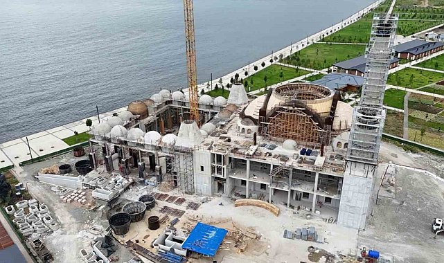 Recep Tayyip Erdoğan Camii hızla yükseliyor