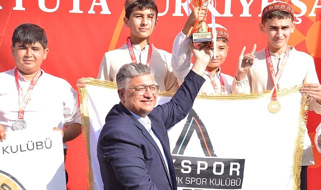 Rektör Kızıltoprak: "Geleneksel Türk okçuluğu geleceğe taşınan bir medeniyet mirasıdır"