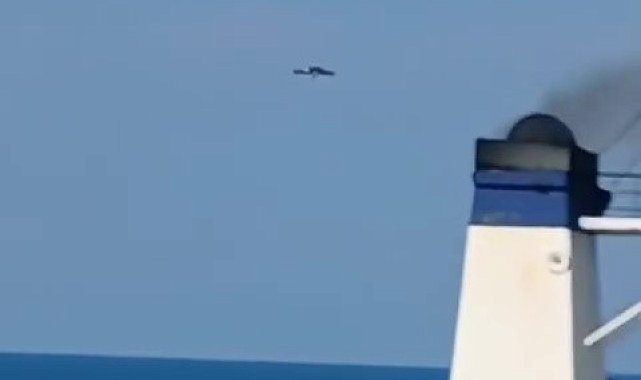 Ro-Pax gemisinde dron paniği kameraya yansıdı