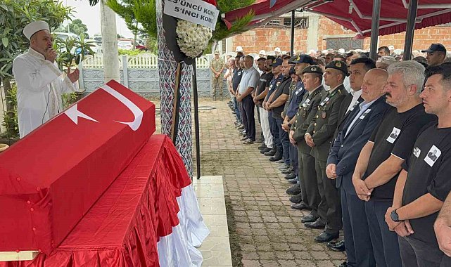 Sakarya'da kazada hayatını kaybeden uzman çavuş Samsun'da toprağa verildi