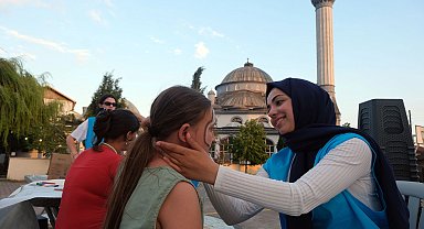 Sakarya'nın mahallelerinde Yeniköylü çocuklar neşelendirildi