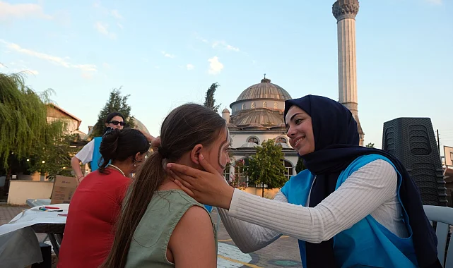Sakarya'nın mahallelerinde Yeniköylü çocuklar neşelendirildi