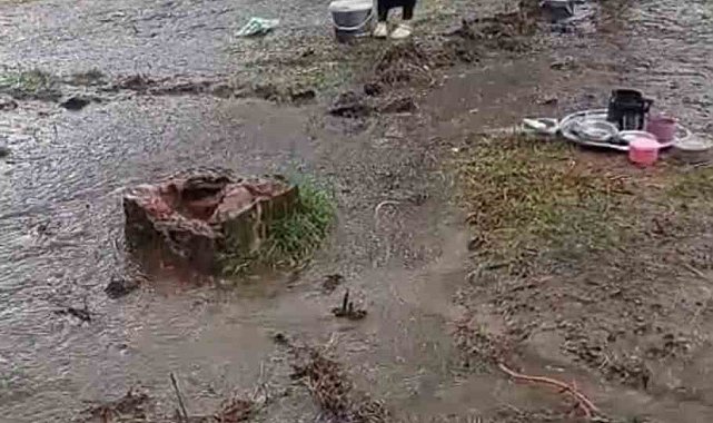 Samsun'a giden fındık işçilerini yağmur vurdu