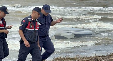 Samsun'da sahile vurmuş insansız deniz aracı bulundu