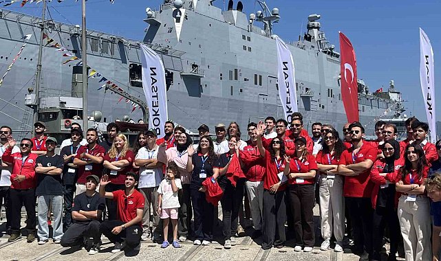 Sanayi ve Teknoloji Bakanı Kacır, TEKNOFEST Mavi Vatan'ı ziyaret etti