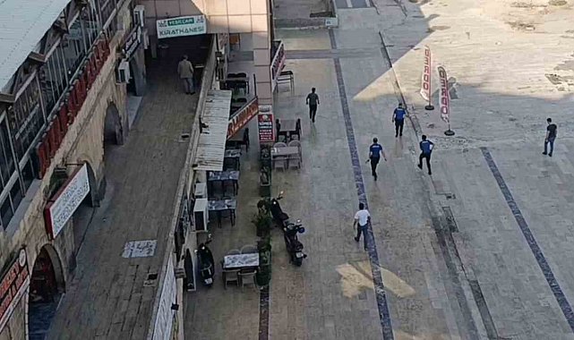 Şanlıurfa'da polis aracının camını bıçakla kırıp ekiplere saldırdı