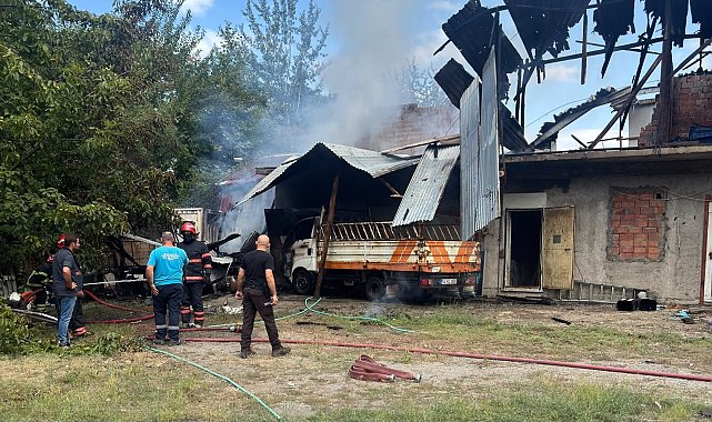 Sapanca'da korkutan yangın: Alevler kamyonete sıçradı